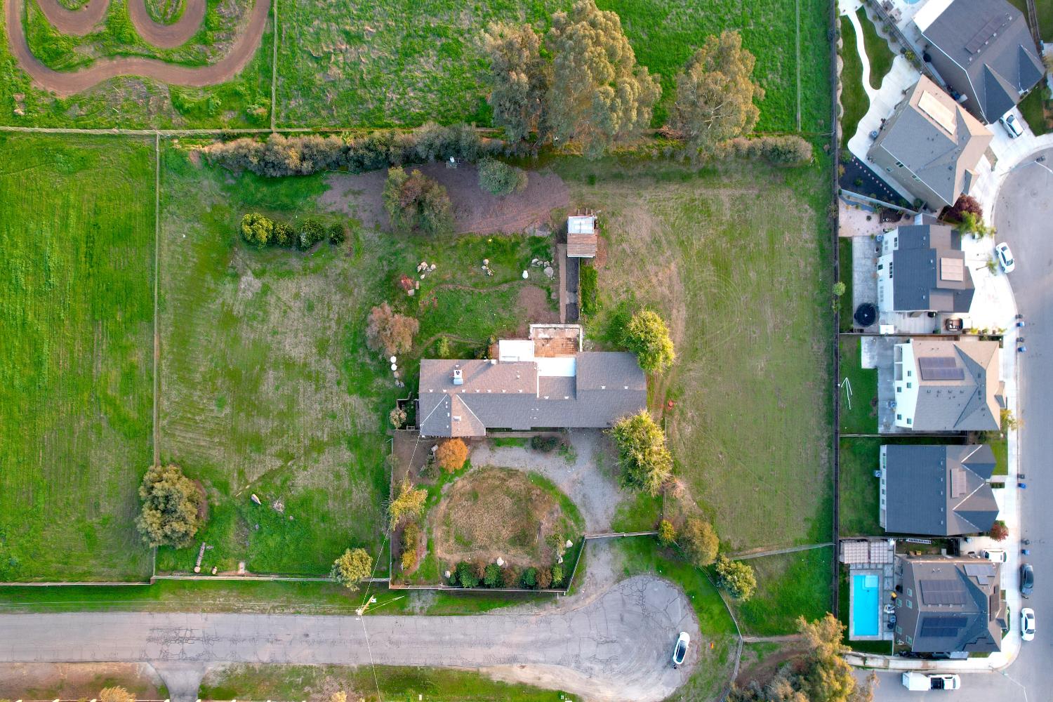 5205 W Lamona Ave, Fresno, CA 93722