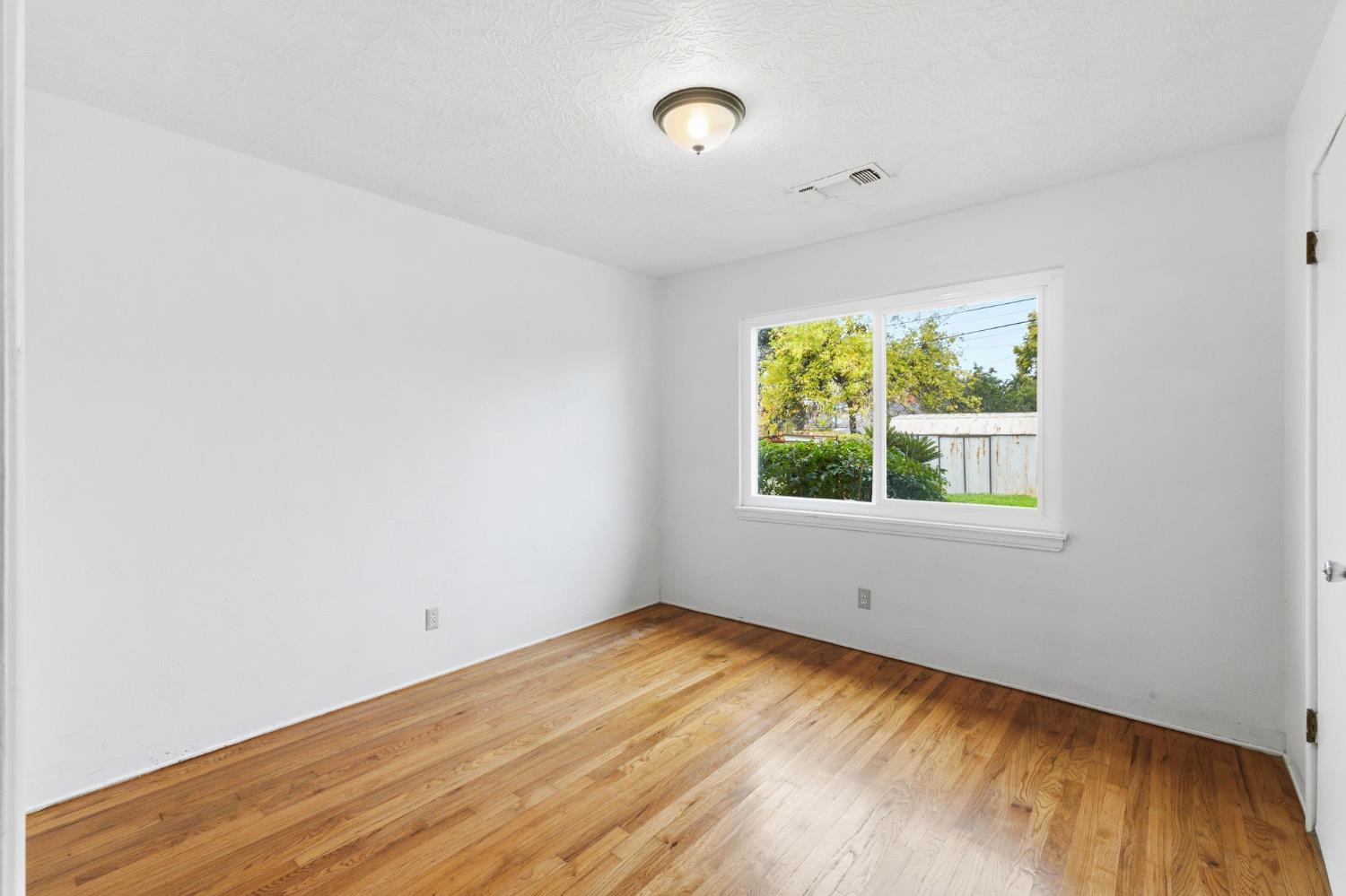 732 W Cortland Ave, Fresno, CA 93705