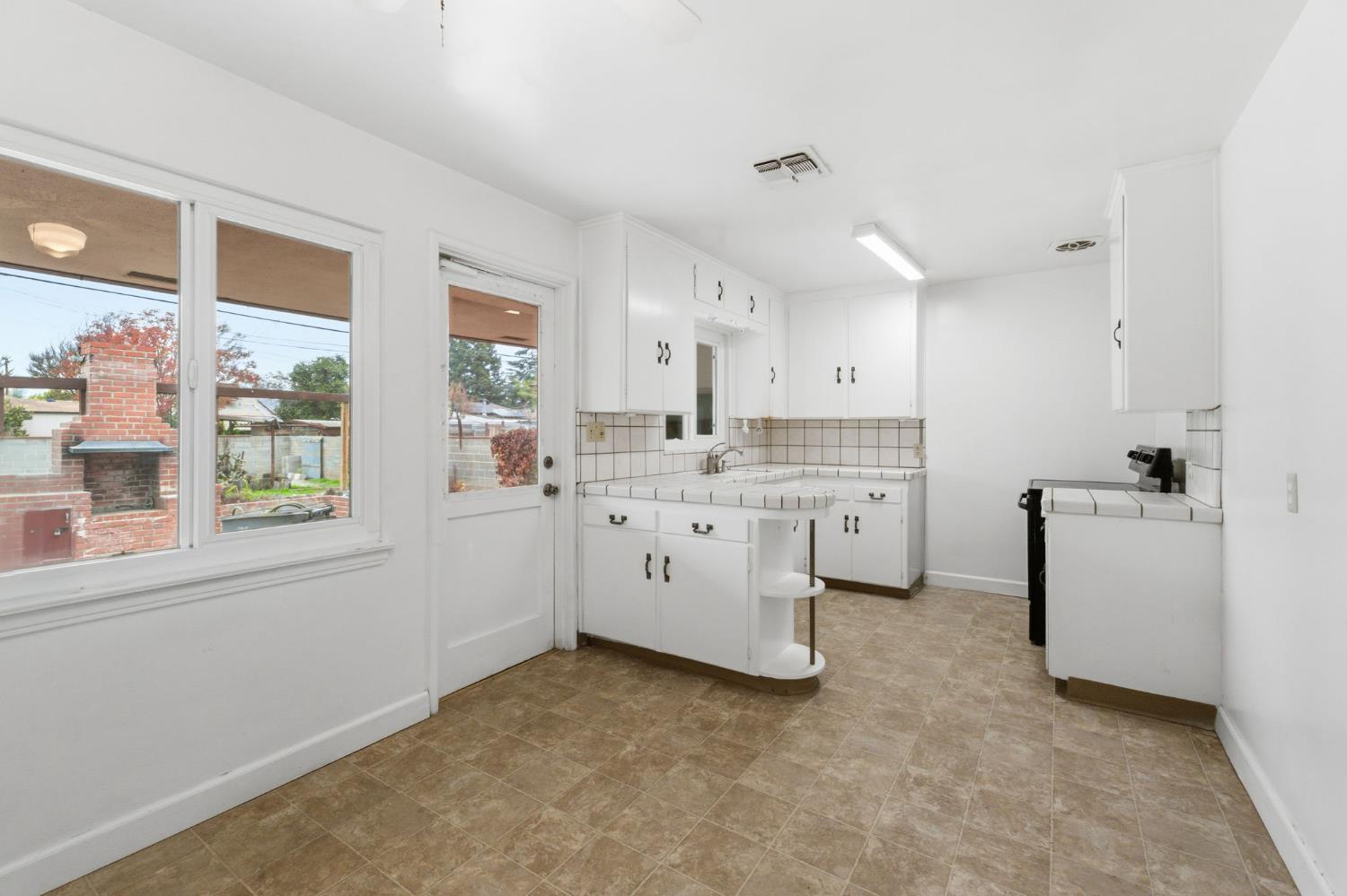 732 W Cortland Ave, Fresno, CA 93705