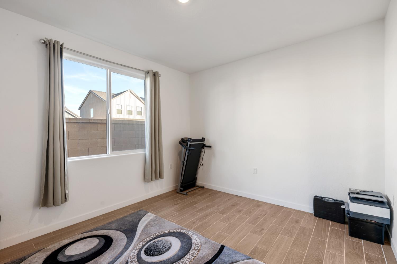 7020 W Holland Ave, Fresno, CA 93723