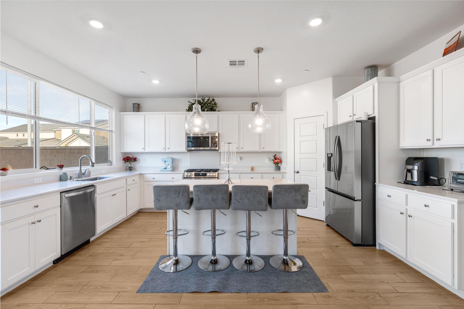 7020 W Holland Ave, Fresno, CA 93723