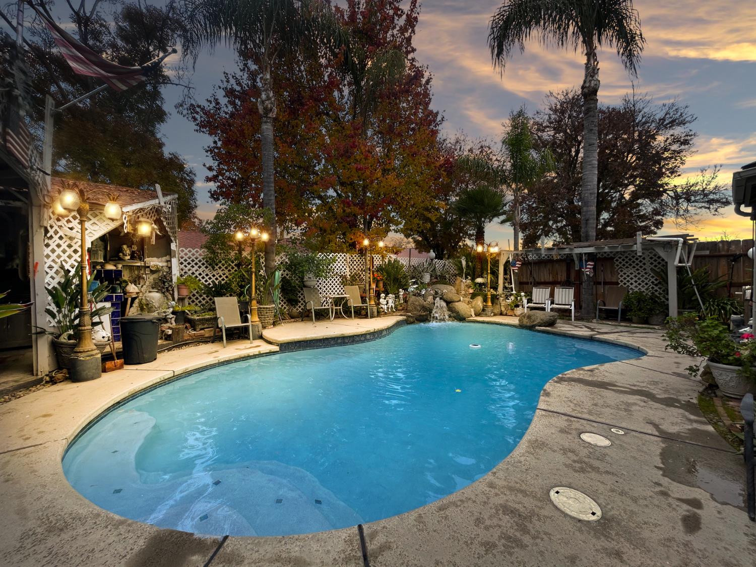 3243 N Dewey Ave, Fresno, CA 93722