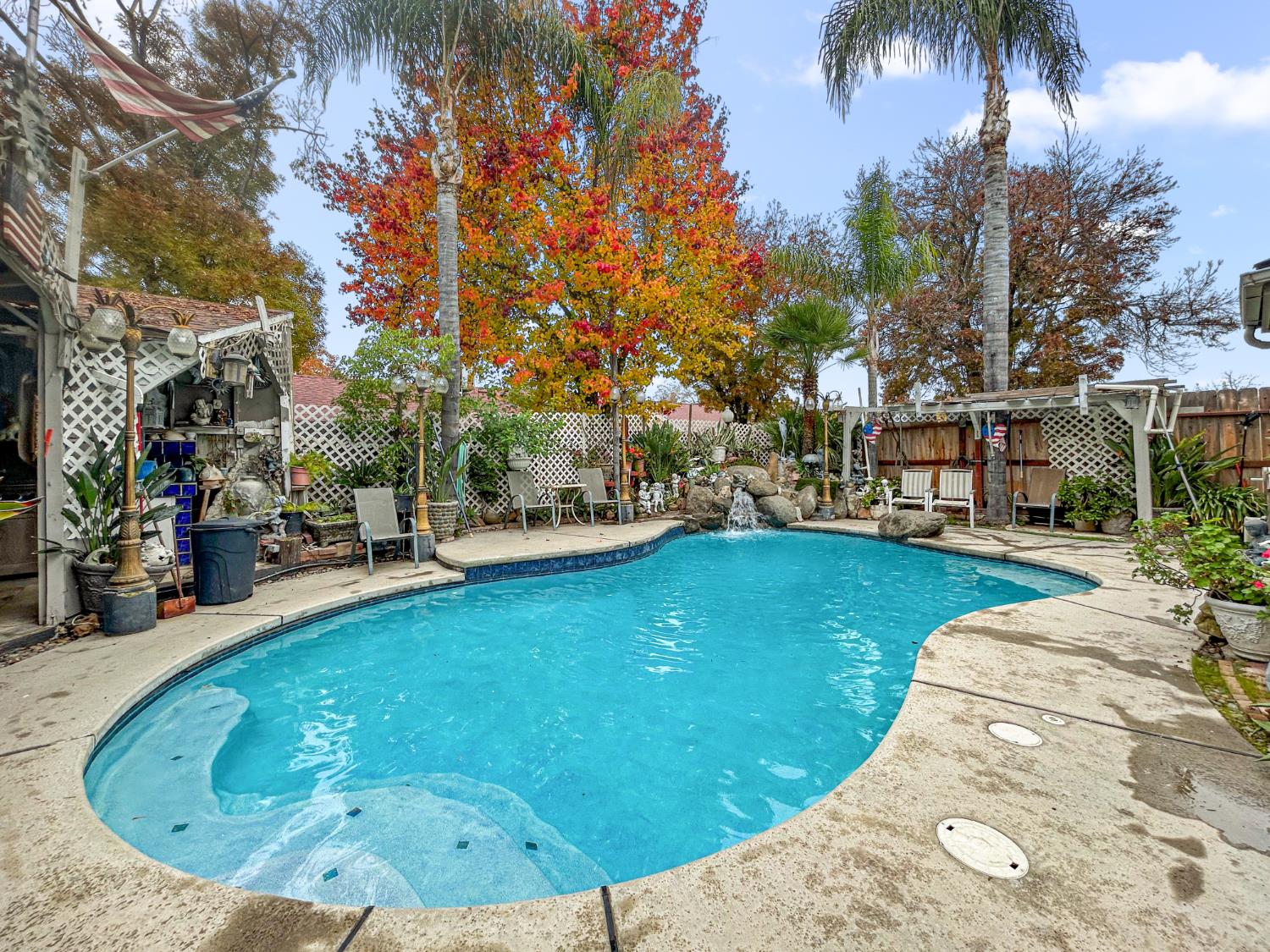 3243 N Dewey Ave, Fresno, CA 93722