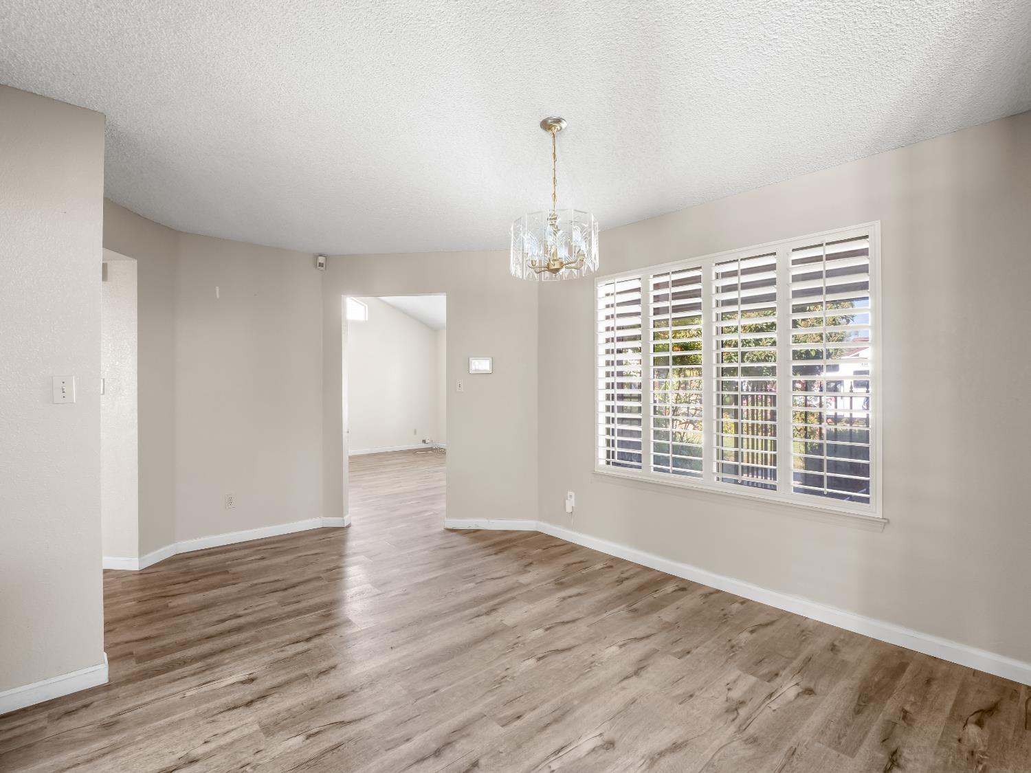 5109 W Menlo Ave, Fresno, CA 93722