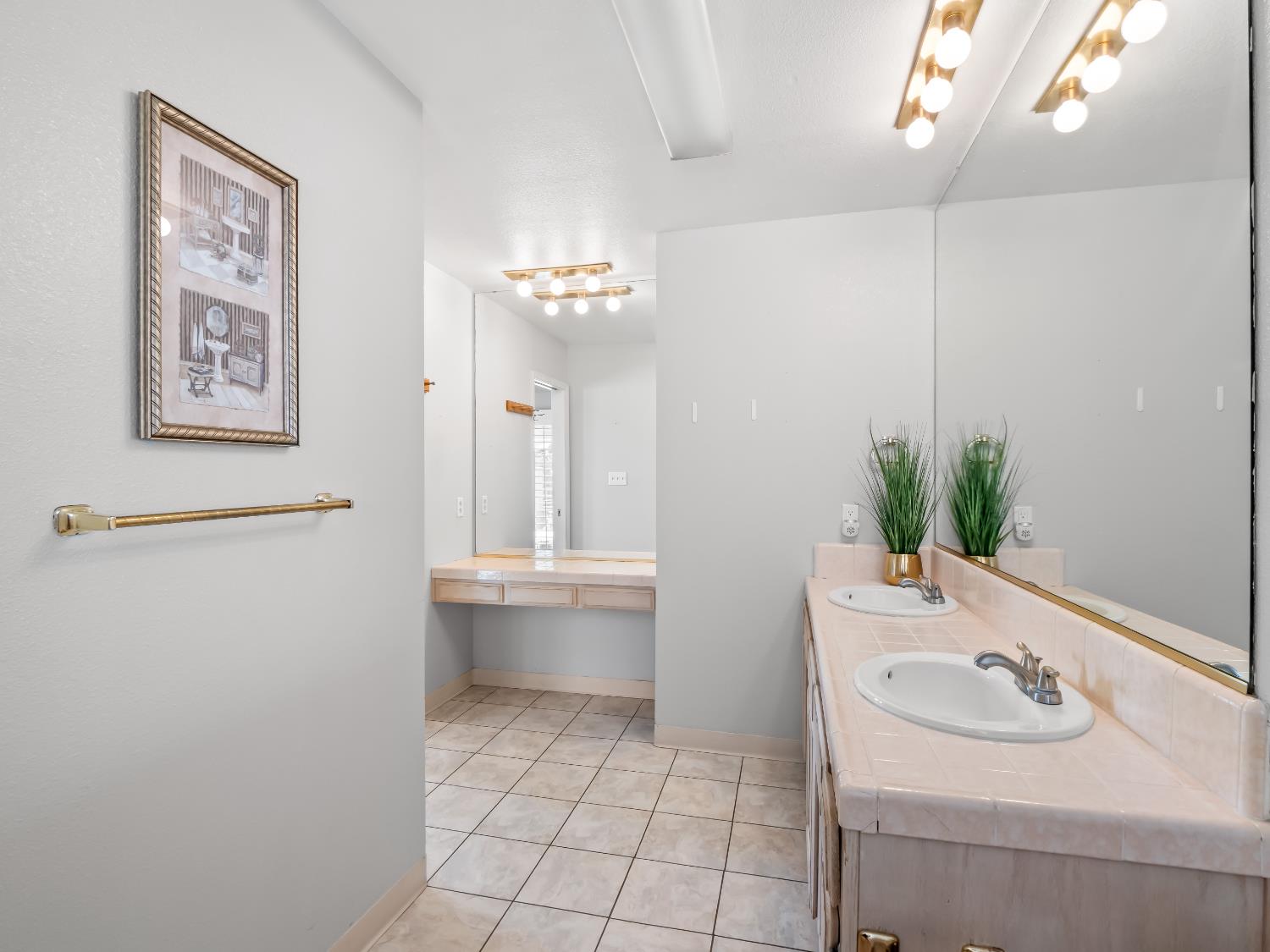 5109 W Menlo Ave, Fresno, CA 93722