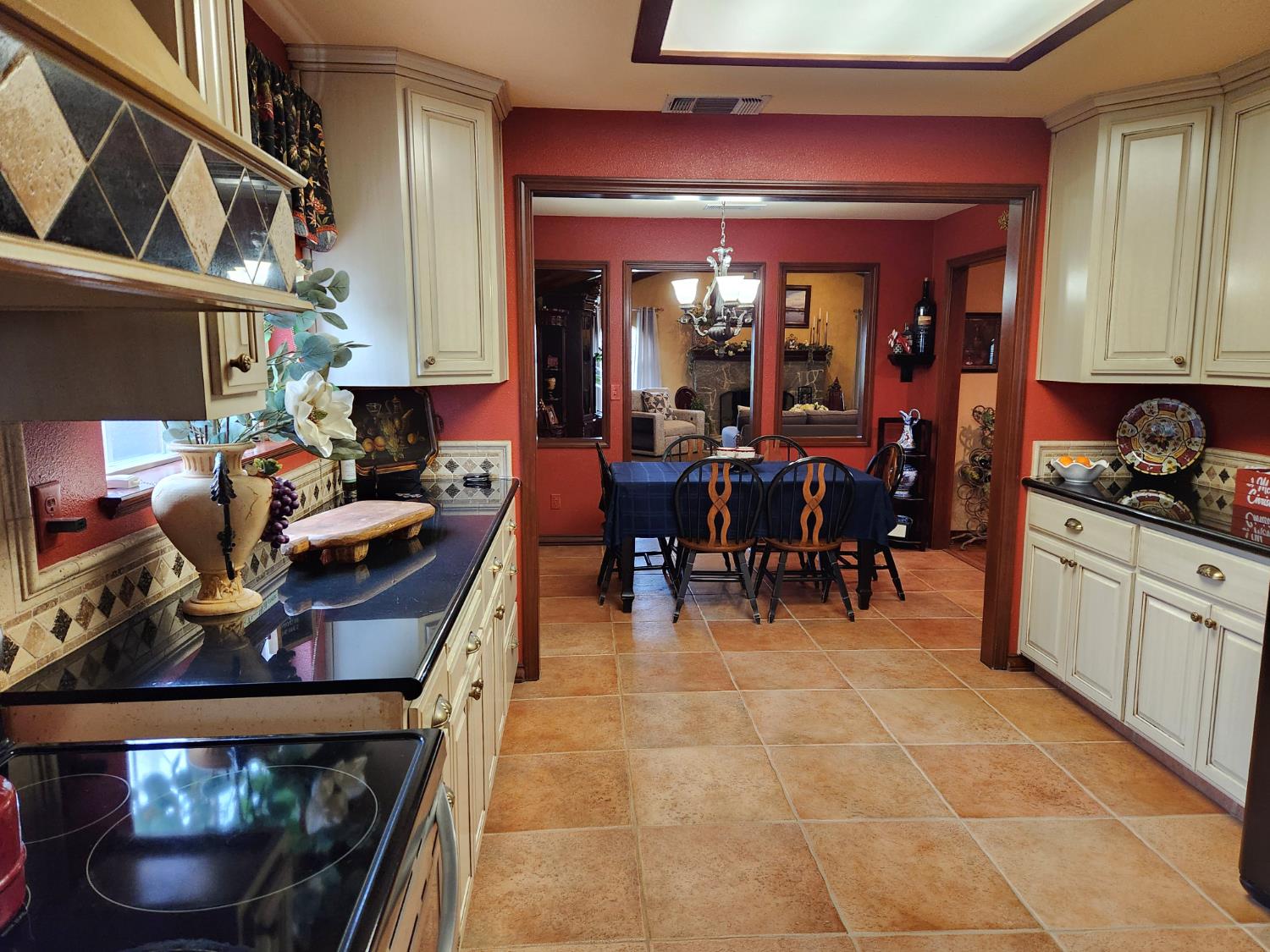 3723 W Central Ave W, Fresno, CA 93706