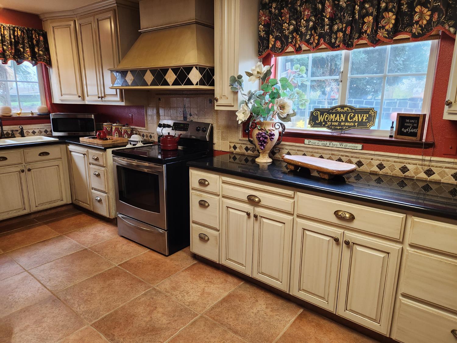 3723 W Central Ave W, Fresno, CA 93706