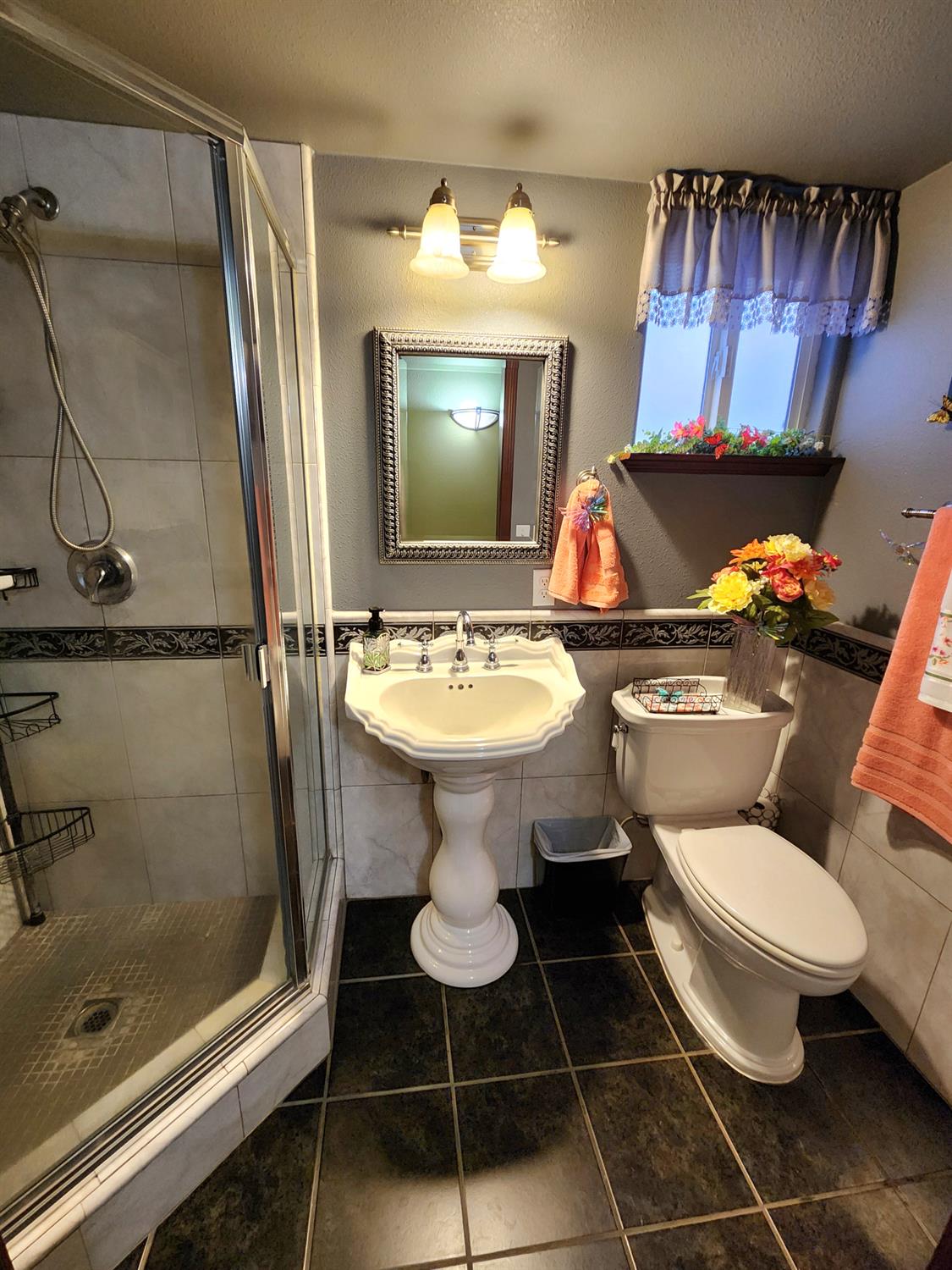 3723 W Central Ave W, Fresno, CA 93706