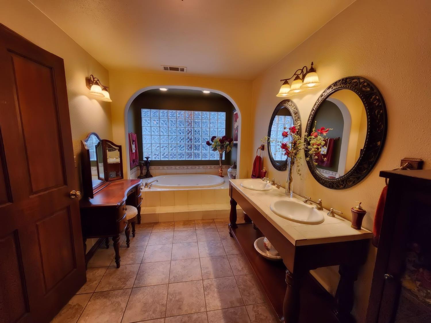 3723 W Central Ave W, Fresno, CA 93706