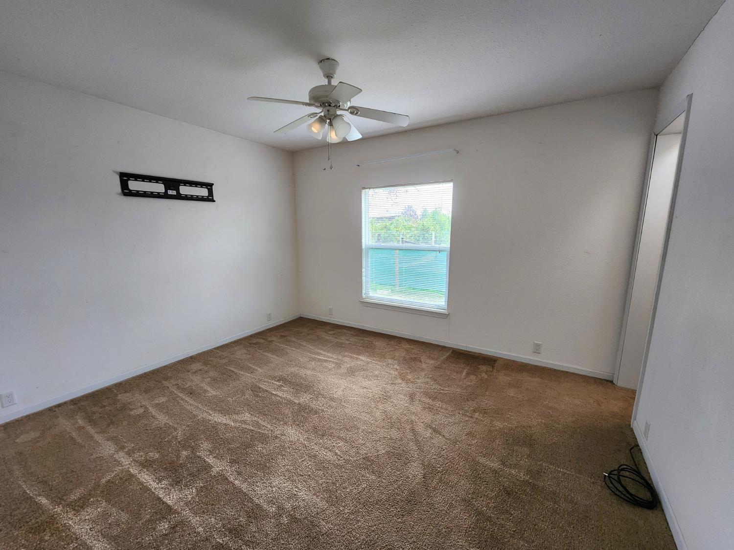 3723 W Central Ave W, Fresno, CA 93706