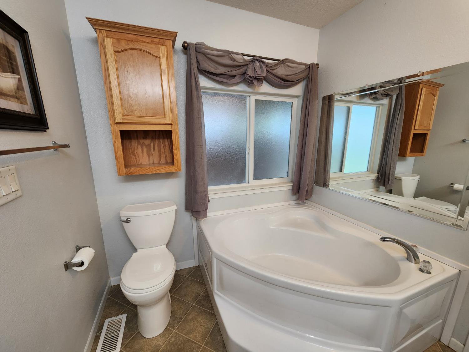 3723 W Central Ave W, Fresno, CA 93706