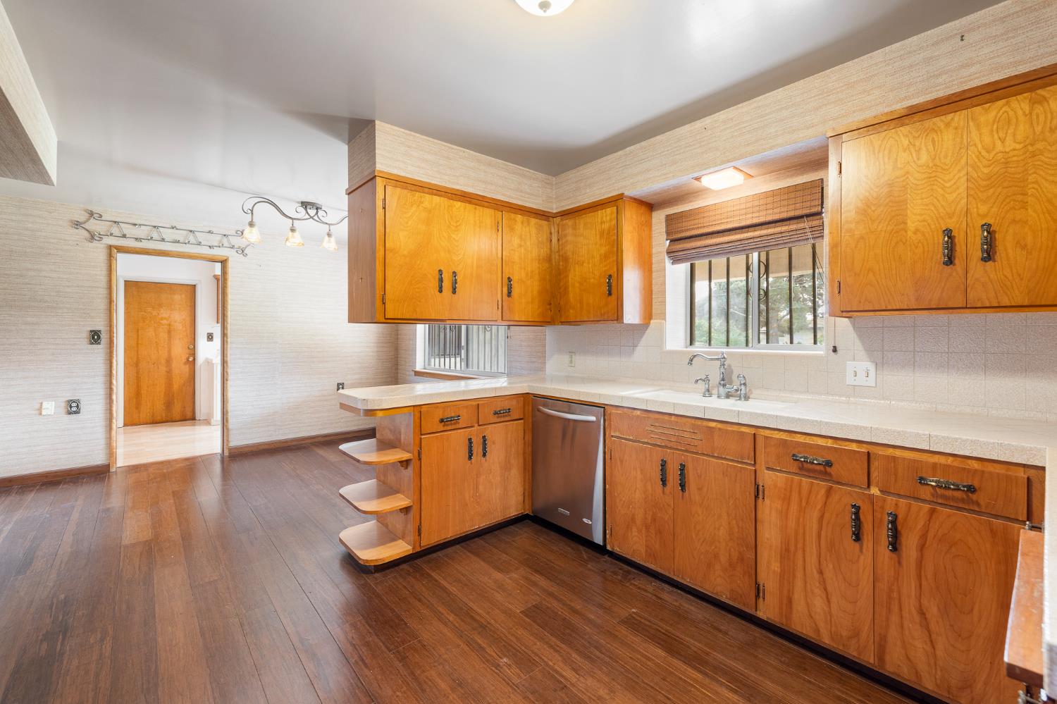 4948 E Townsend Ave, Fresno, CA 93727