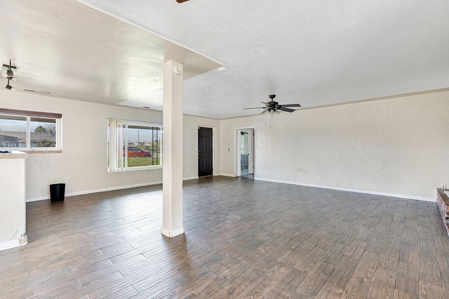 2146 N Maple Ave, Fresno, CA 93703