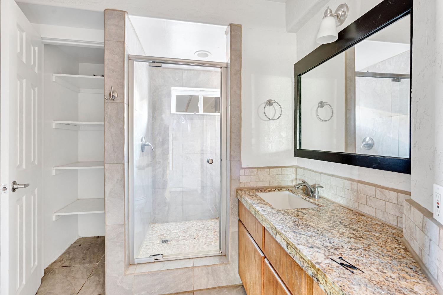 2146 N Maple Ave, Fresno, CA 93703