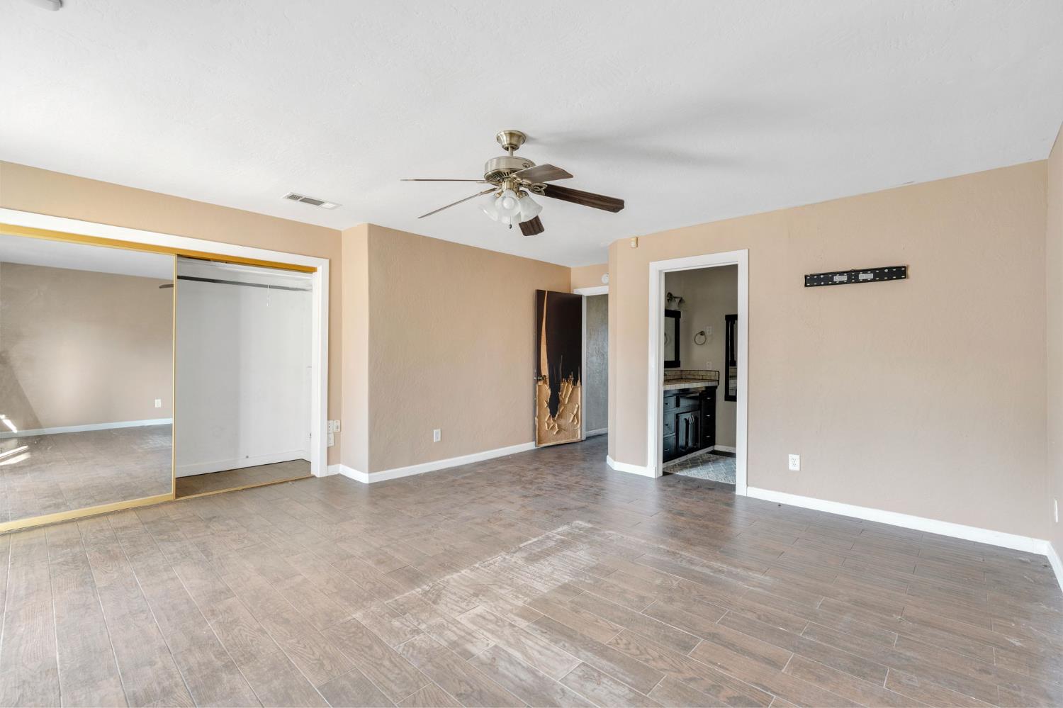 2146 N Maple Ave, Fresno, CA 93703