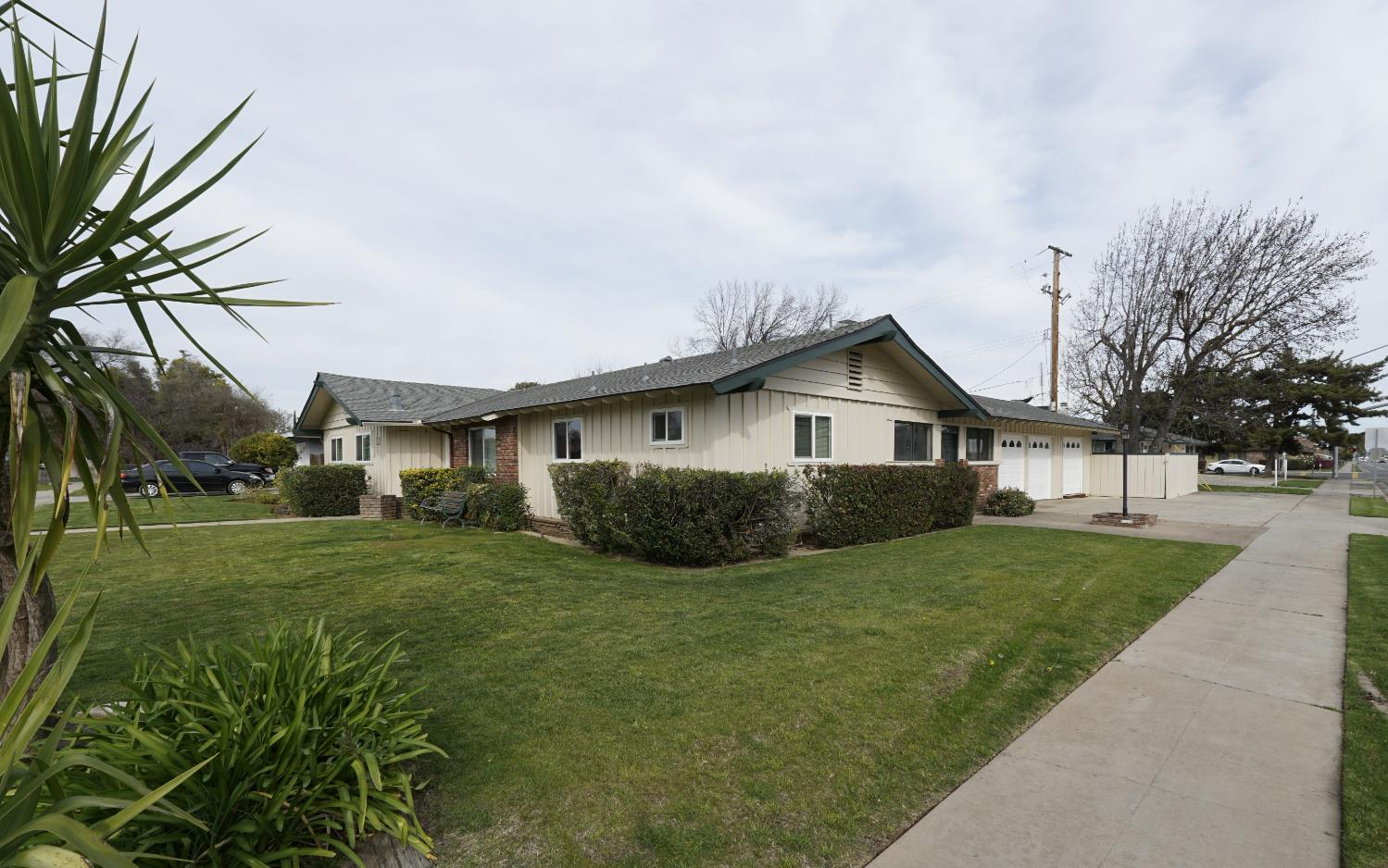 6016 N Nantucket Ave, Fresno, CA 93704