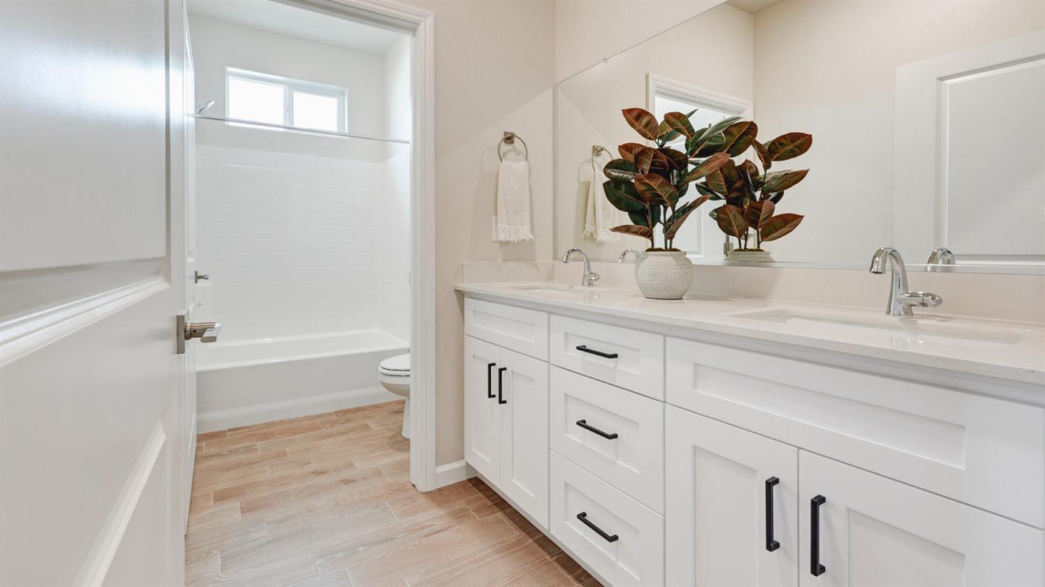 4152 N Tisha Ave, Fresno, CA 93723