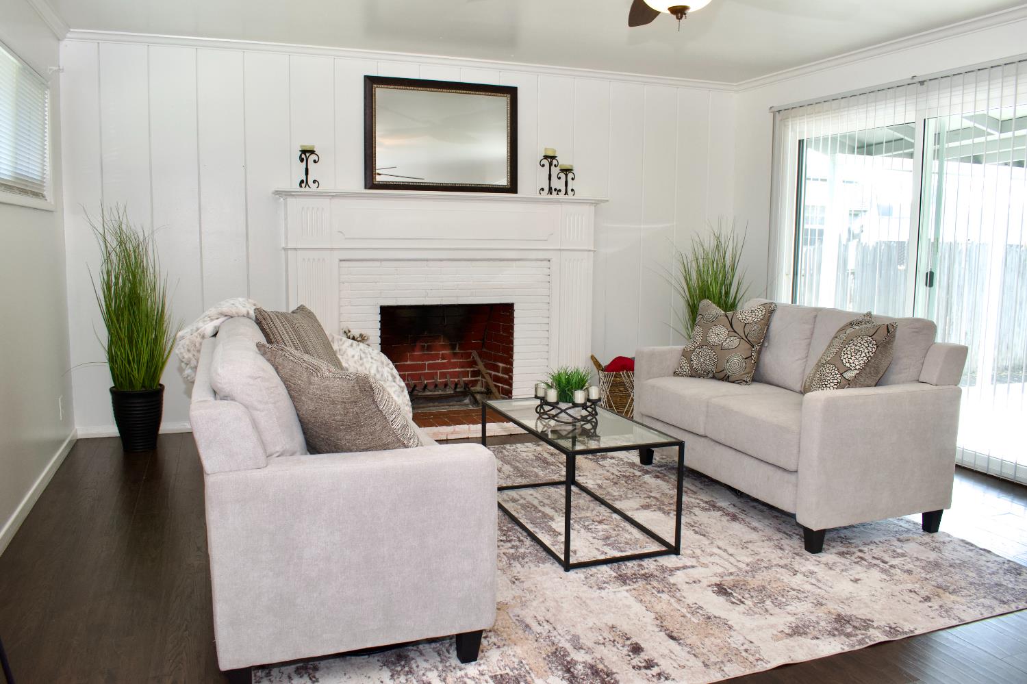 801 N Arthur Ave, Fresno, CA 93728