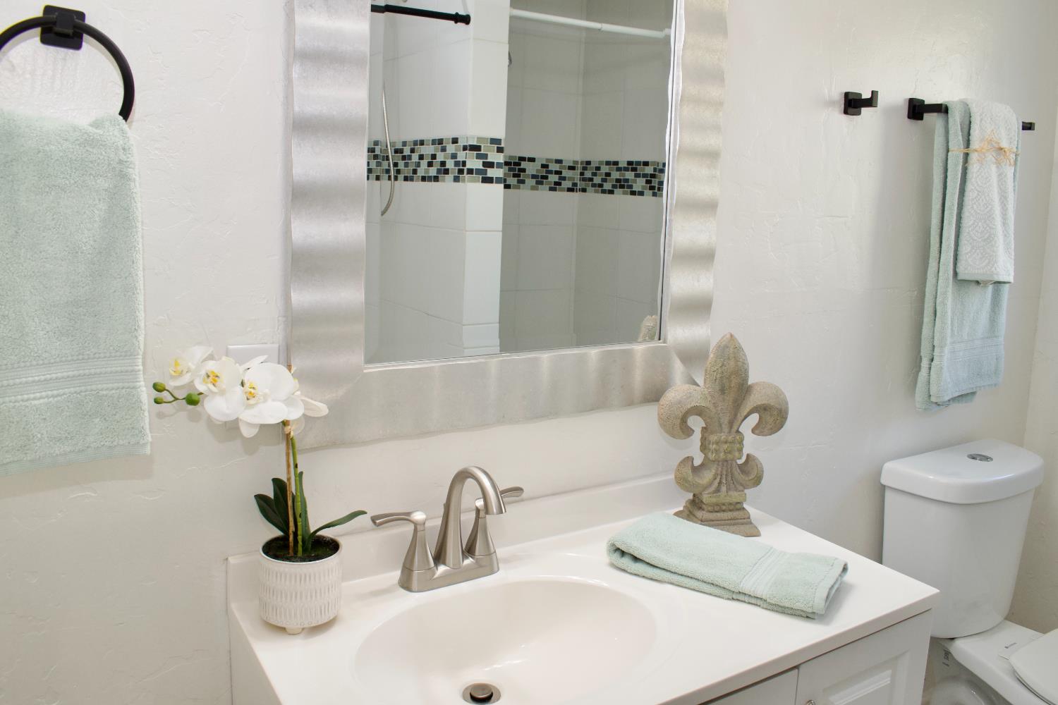 801 N Arthur Ave, Fresno, CA 93728