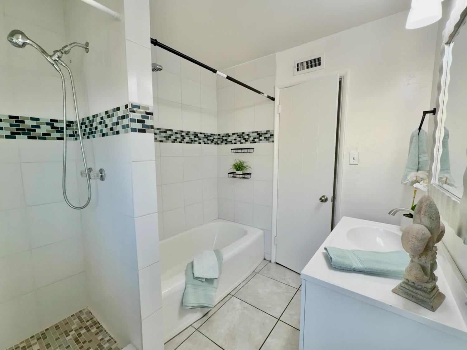 801 N Arthur Ave, Fresno, CA 93728