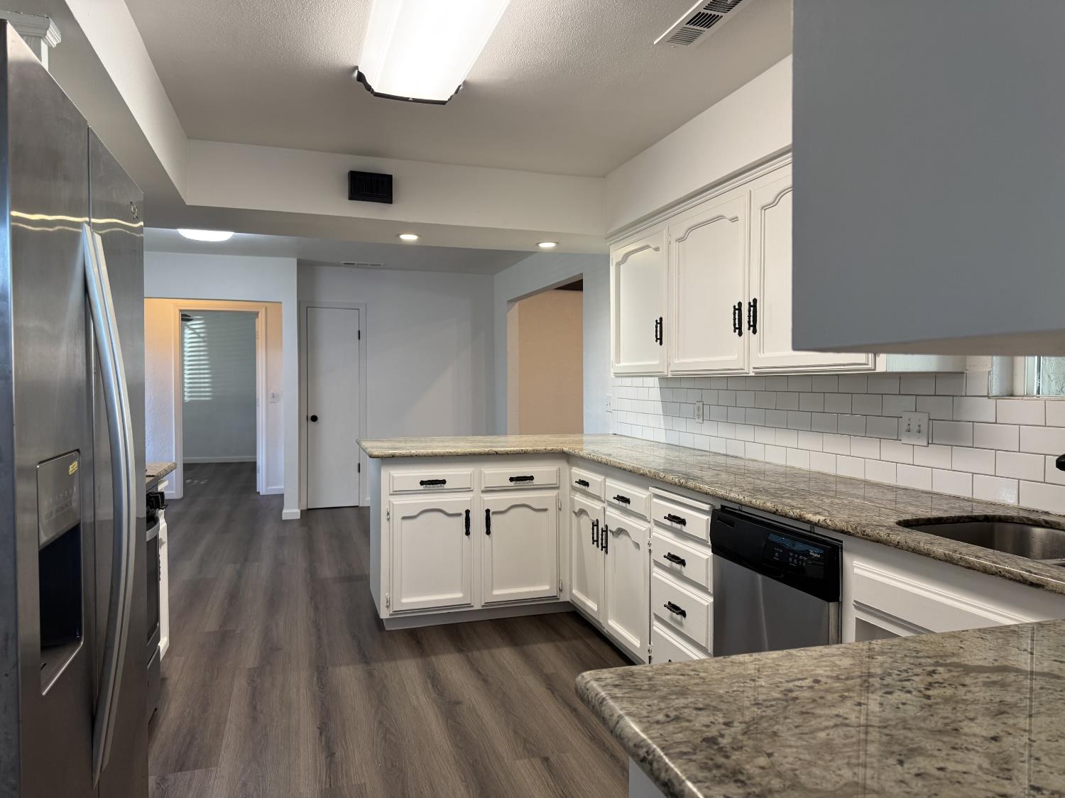 1128 W Michigan Ave, Fresno, CA 93705