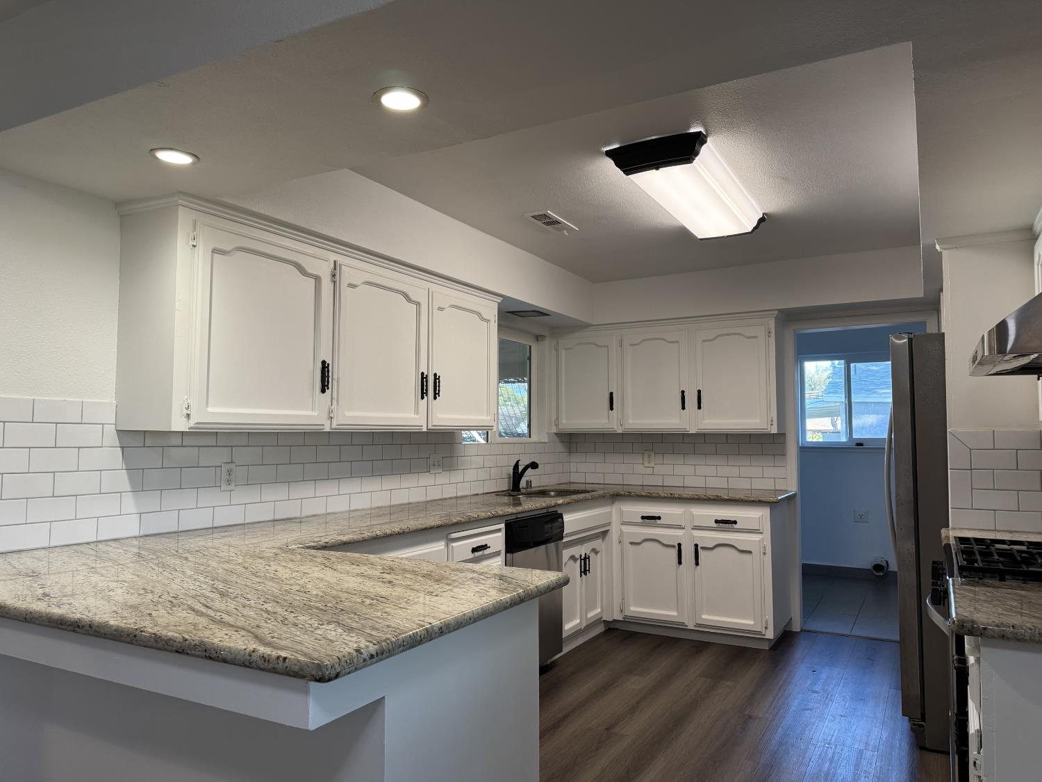 1128 W Michigan Ave, Fresno, CA 93705