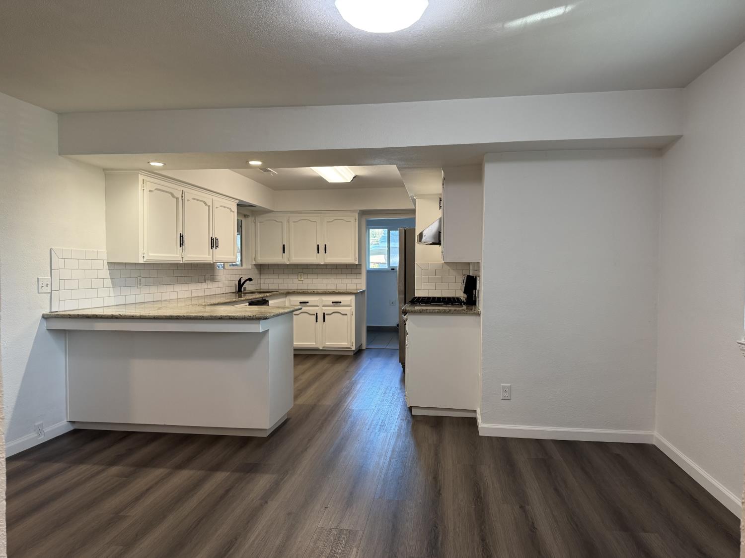 1128 W Michigan Ave, Fresno, CA 93705