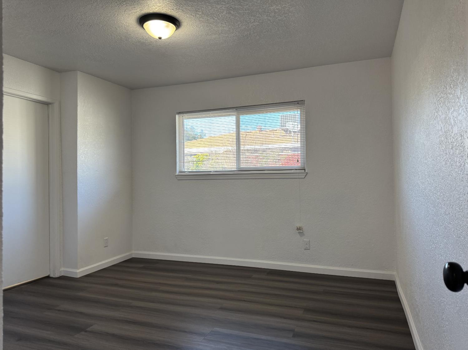 1128 W Michigan Ave, Fresno, CA 93705