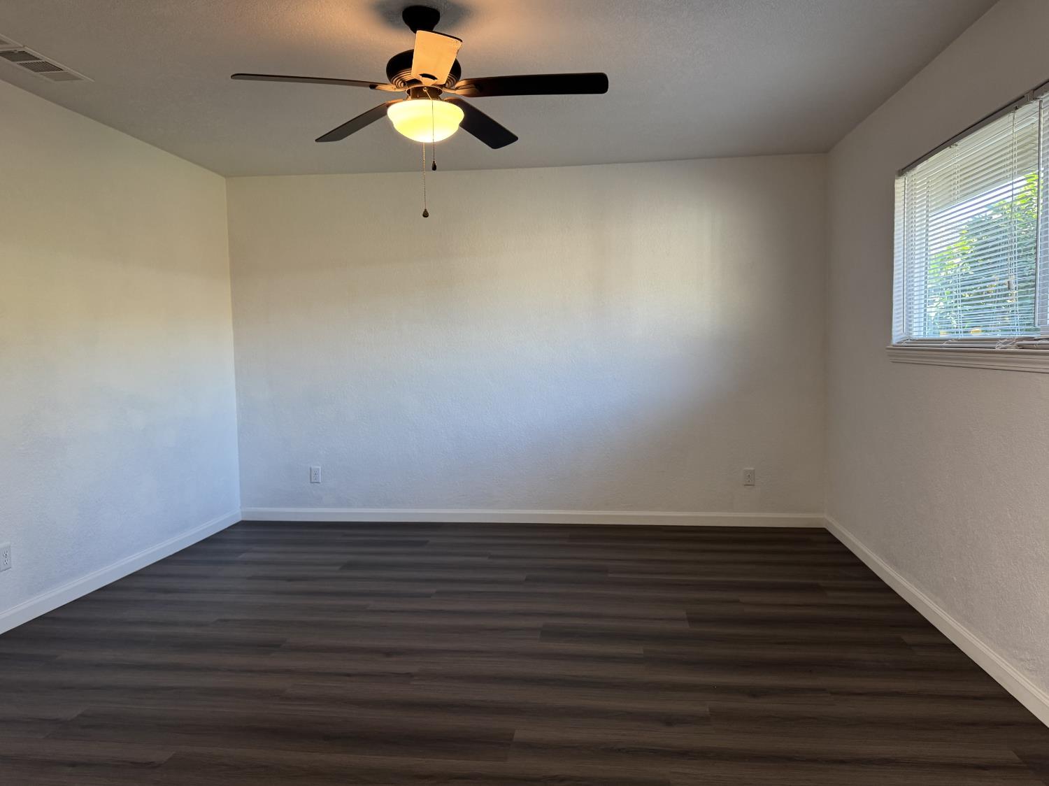 1128 W Michigan Ave, Fresno, CA 93705