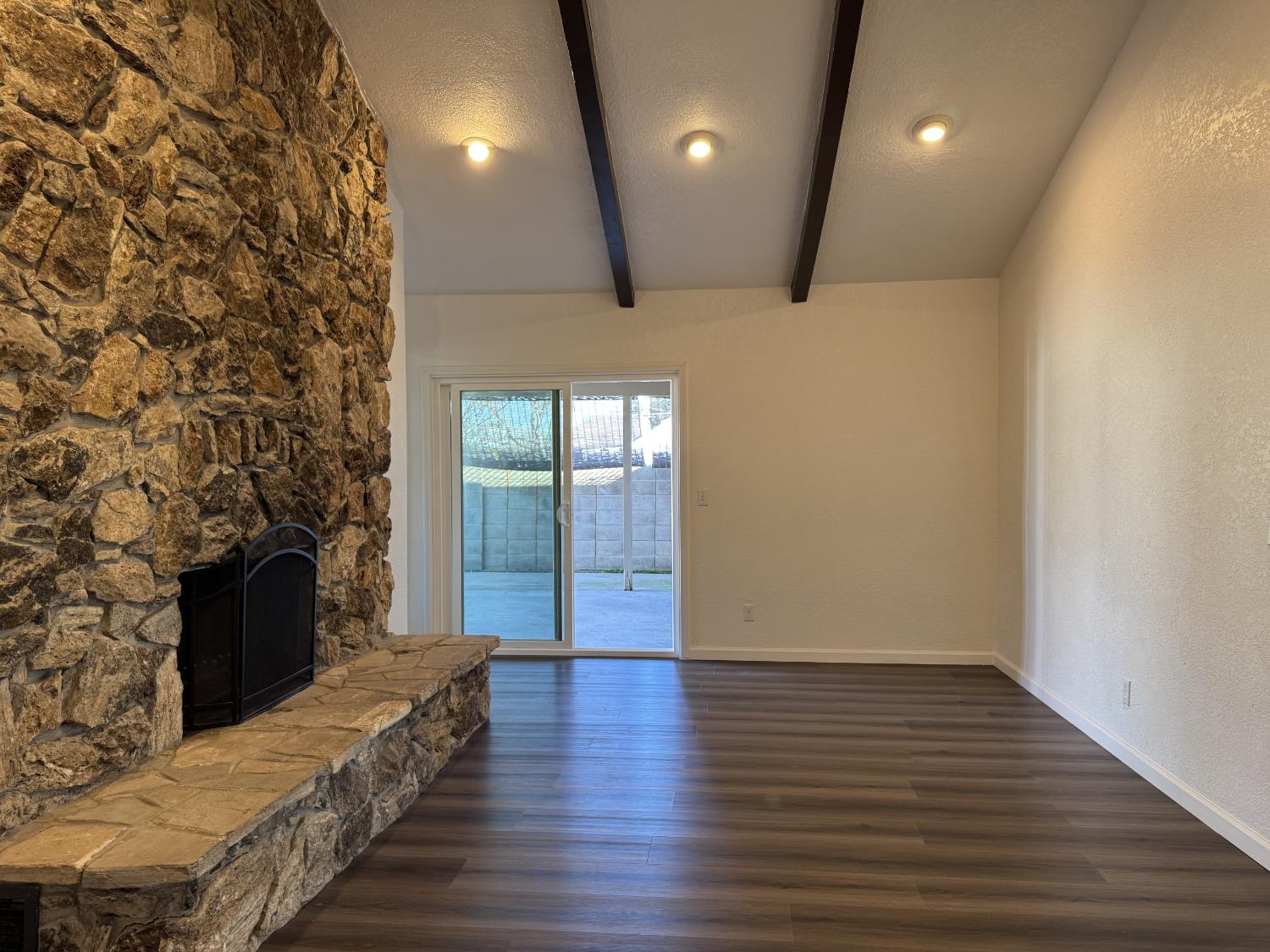 1128 W Michigan Ave, Fresno, CA 93705