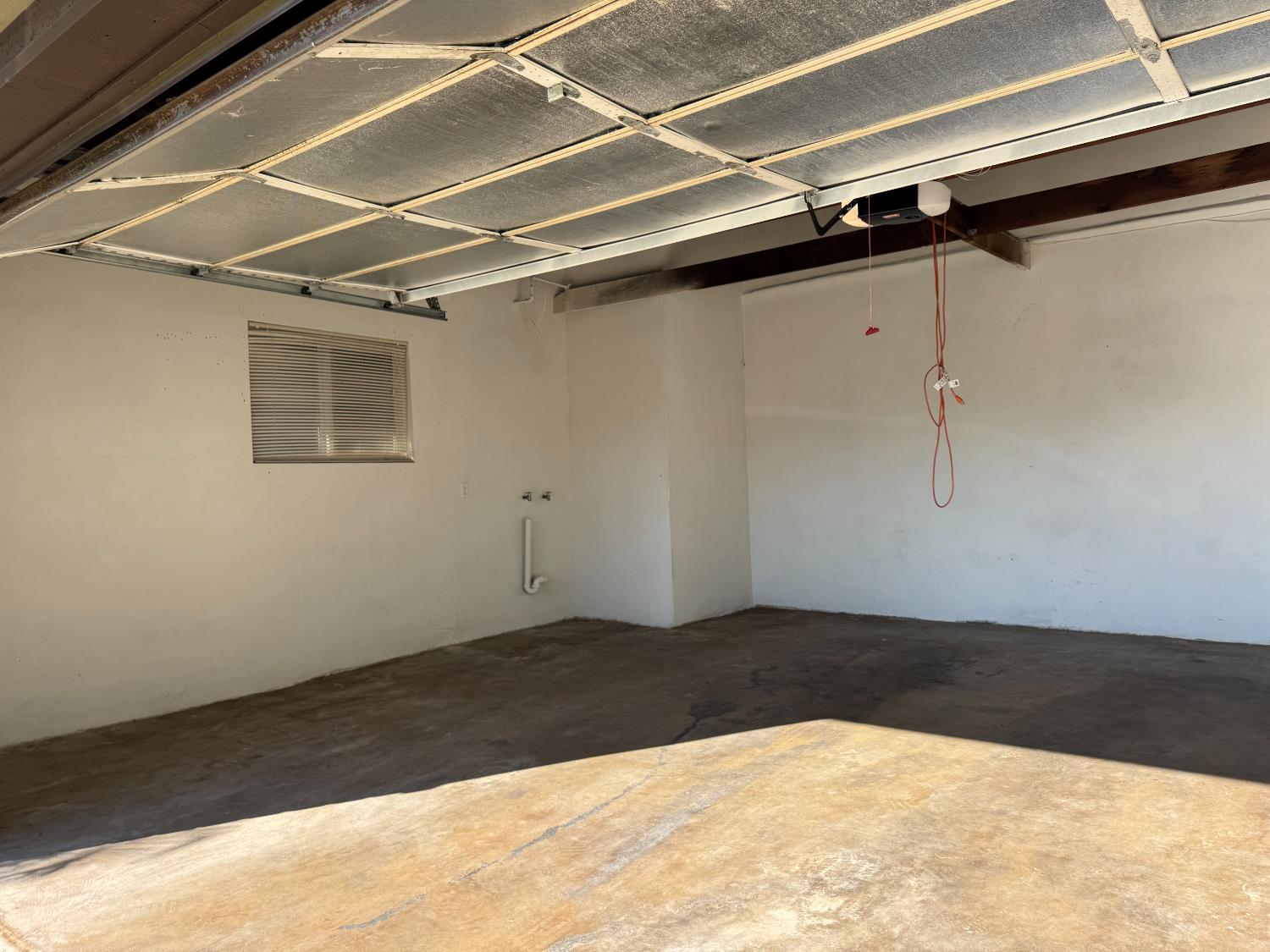 1128 W Michigan Ave, Fresno, CA 93705