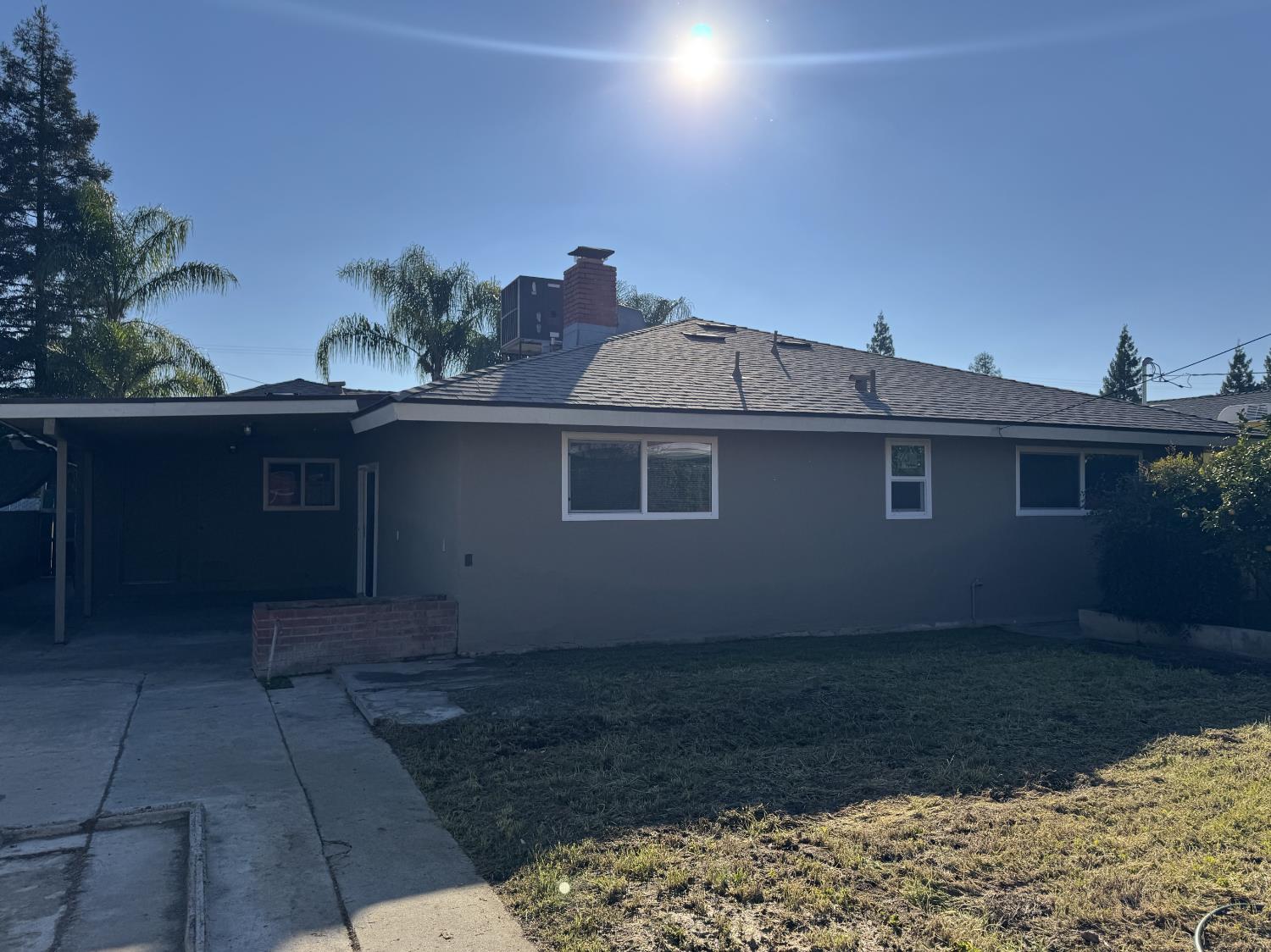 1128 W Michigan Ave, Fresno, CA 93705