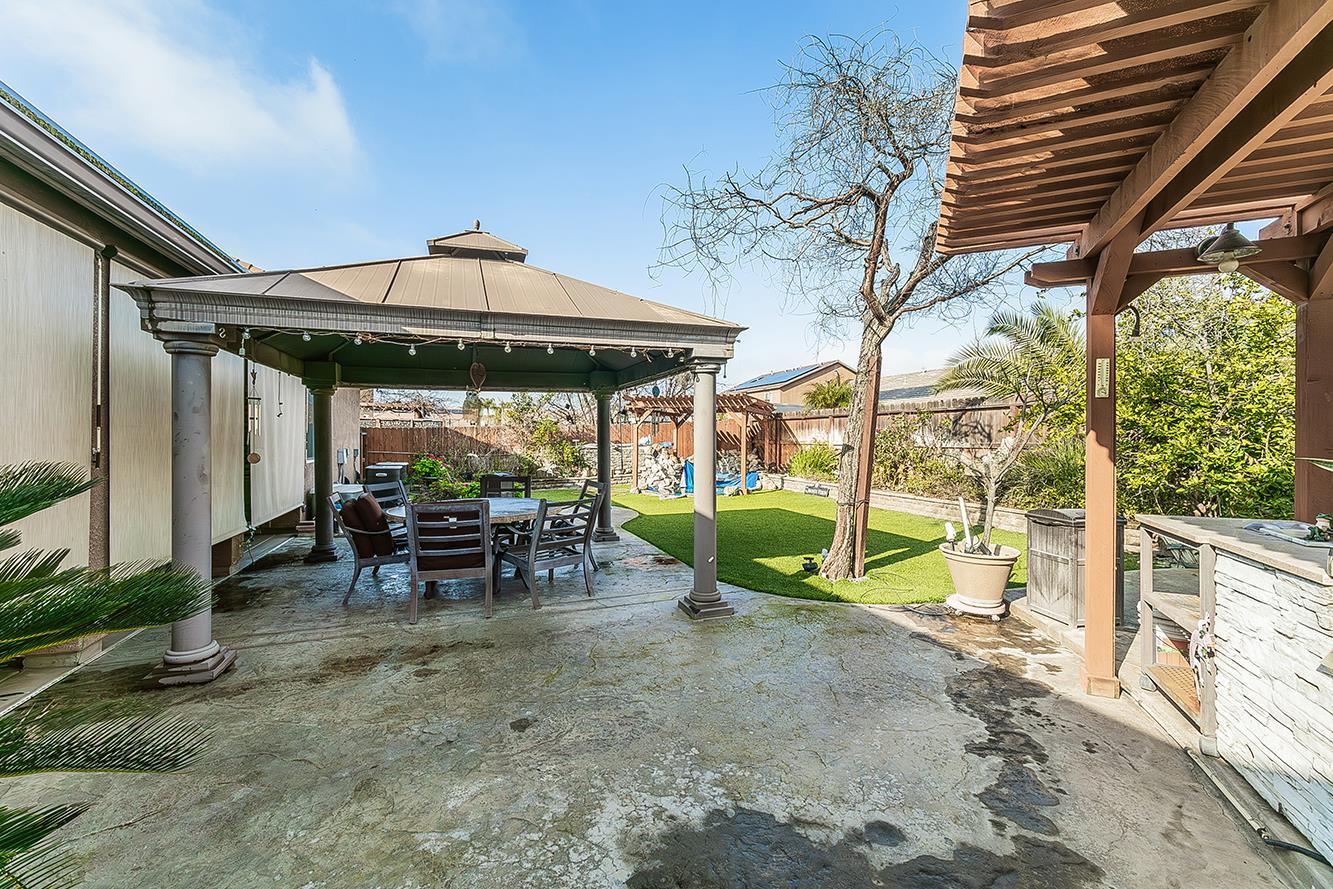 5869 E Mono St, Fresno, CA 93727