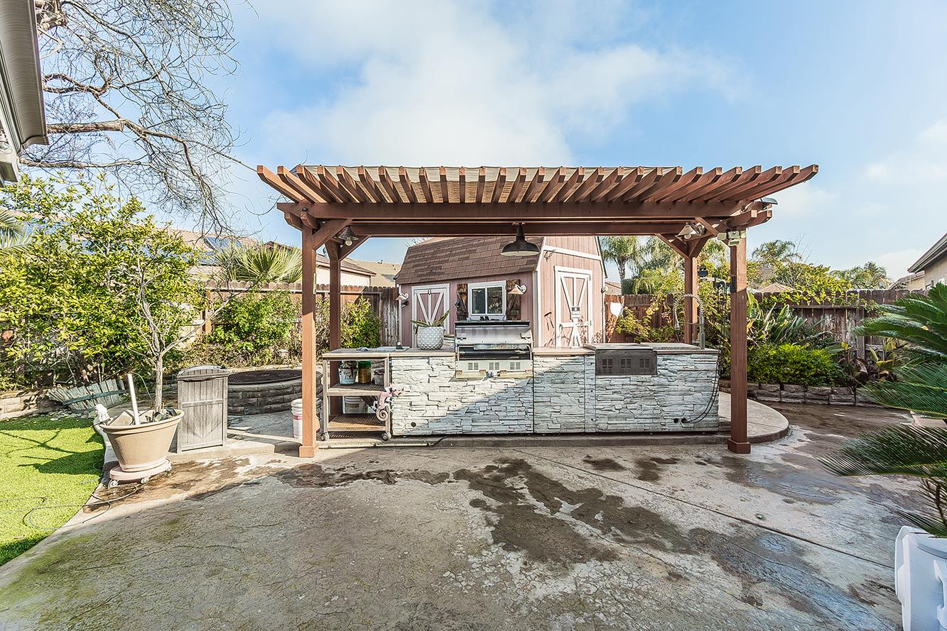 5869 E Mono St, Fresno, CA 93727