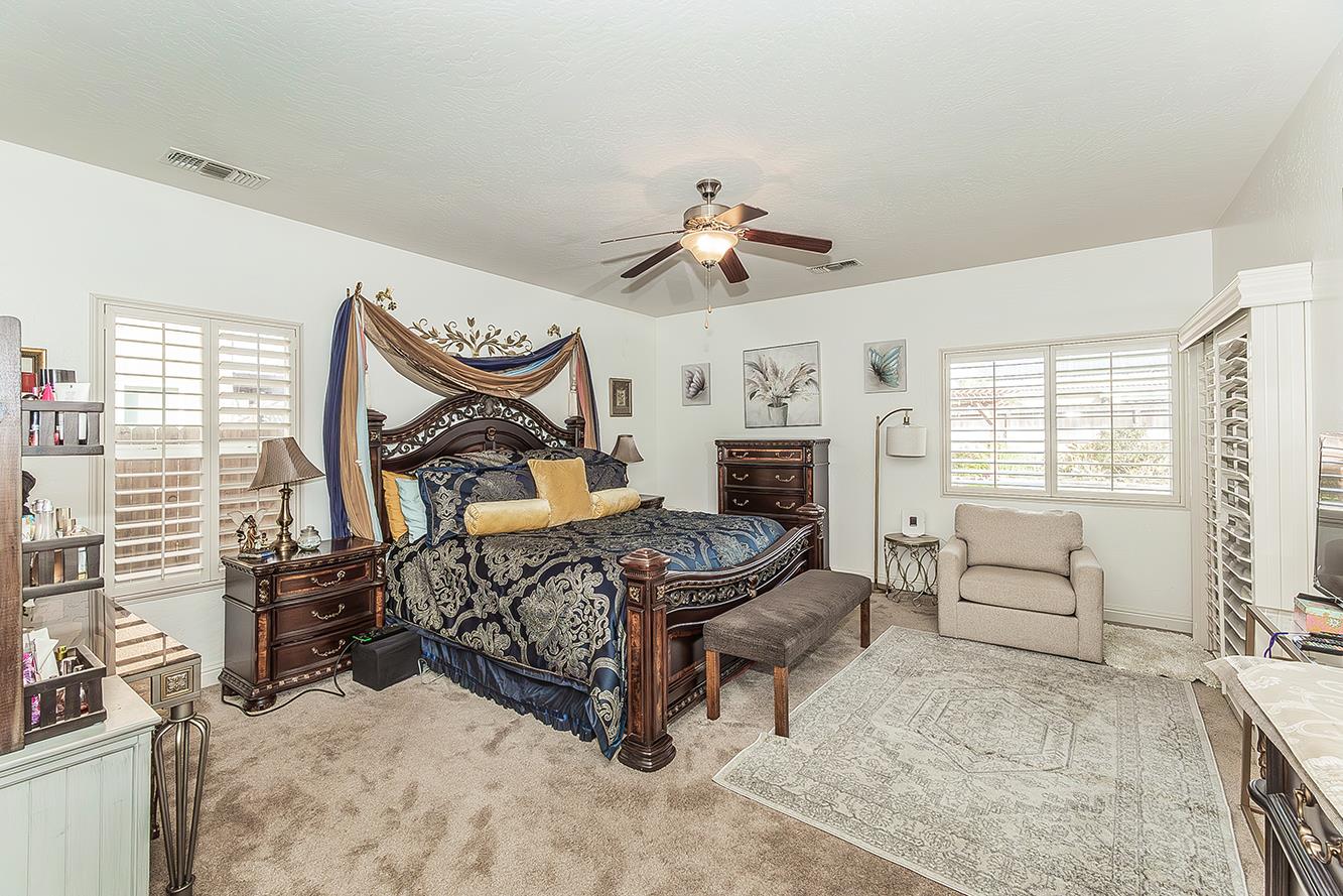 5869 E Mono St, Fresno, CA 93727