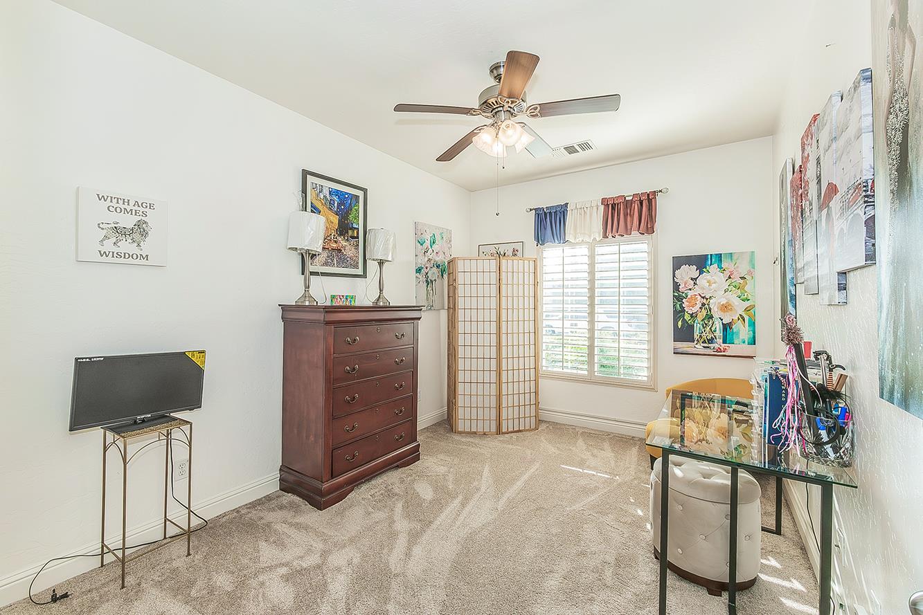 5869 E Mono St, Fresno, CA 93727