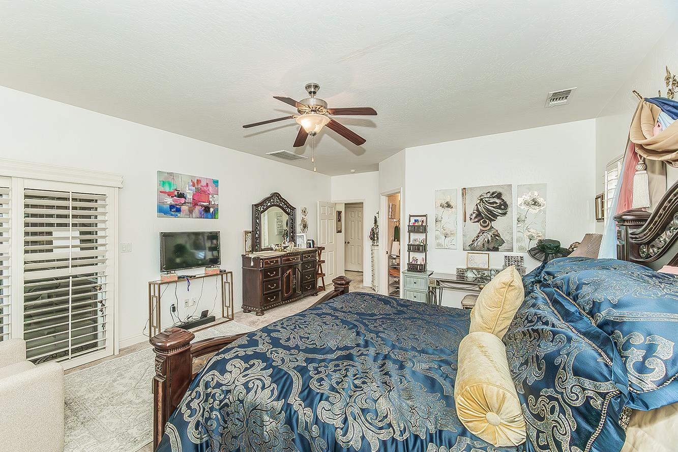 5869 E Mono St, Fresno, CA 93727