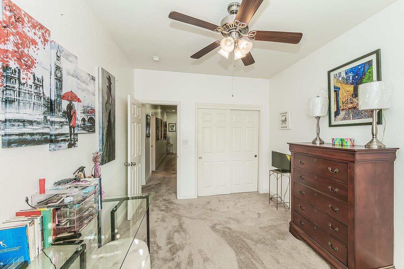 5869 E Mono St, Fresno, CA 93727