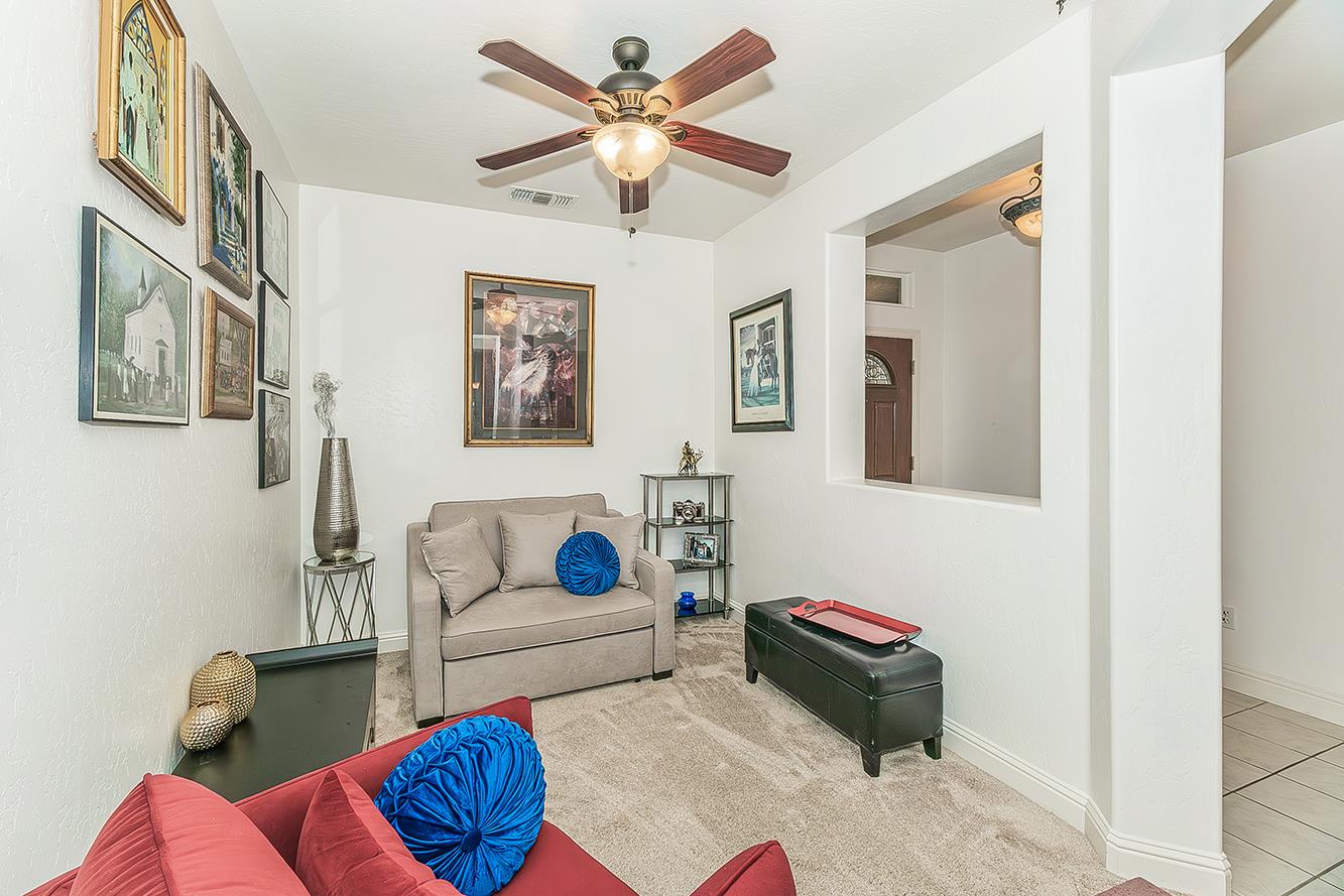 5869 E Mono St, Fresno, CA 93727