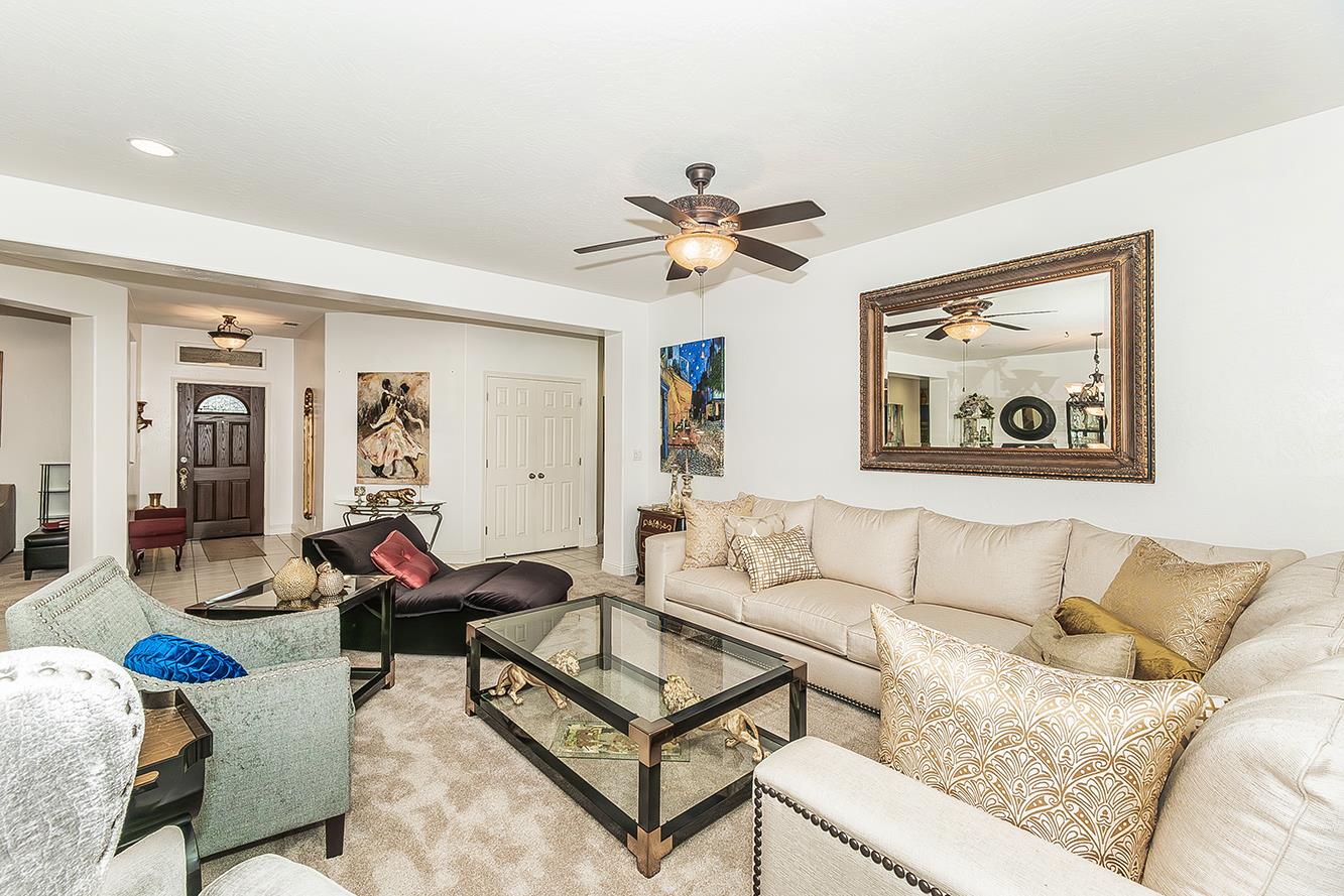 5869 E Mono St, Fresno, CA 93727