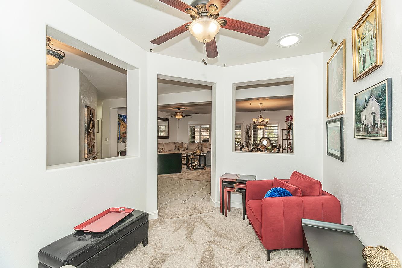 5869 E Mono St, Fresno, CA 93727