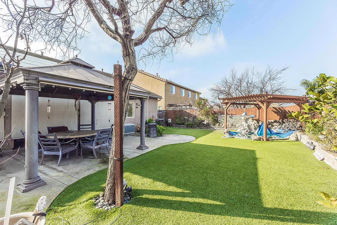 5869 E Mono St, Fresno, CA 93727