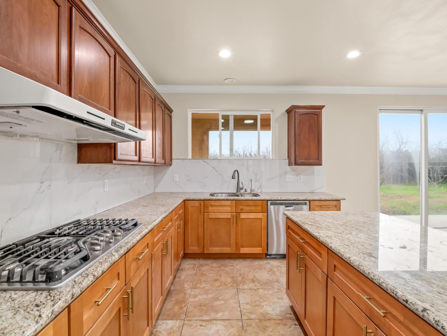 257 S Lead Ave, Fresno, CA 93706