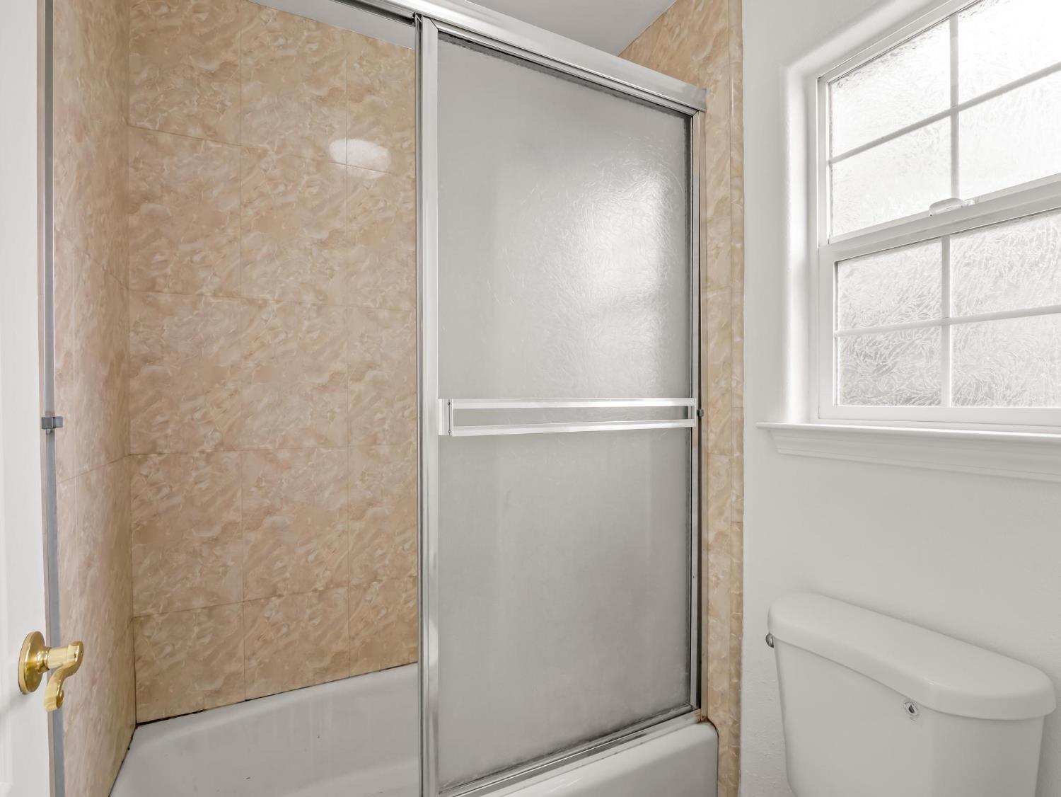 257 S Lead Ave, Fresno, CA 93706