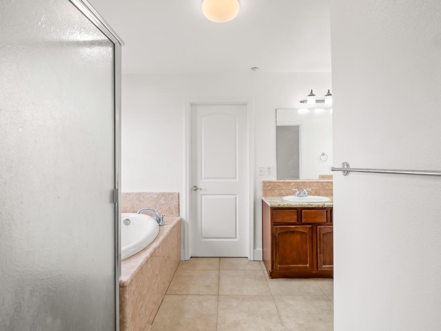 257 S Lead Ave, Fresno, CA 93706