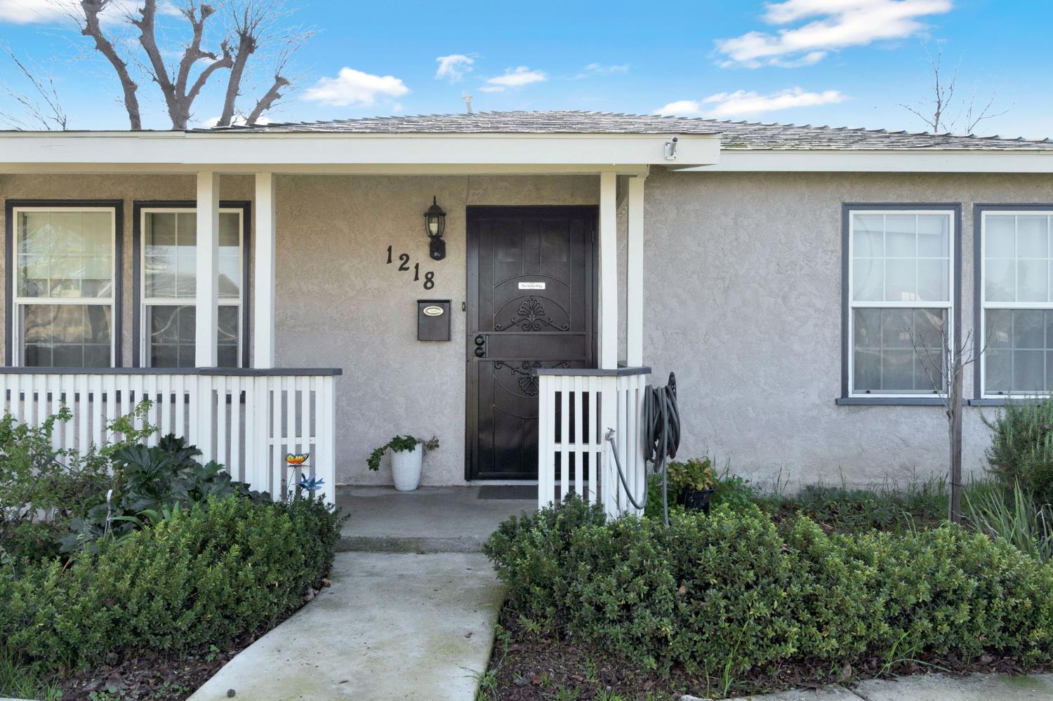 1218 E Garland Ave, Fresno, CA 93704