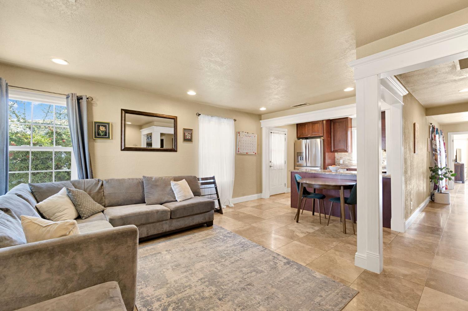 1218 E Garland Ave, Fresno, CA 93704