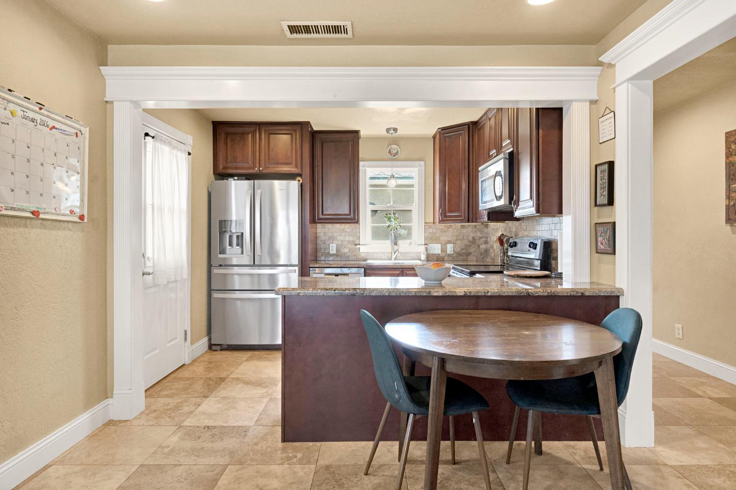 1218 E Garland Ave, Fresno, CA 93704