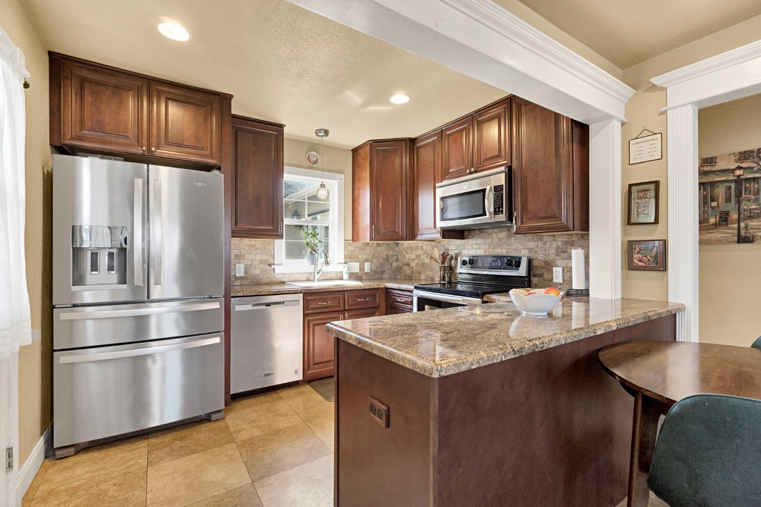 1218 E Garland Ave, Fresno, CA 93704