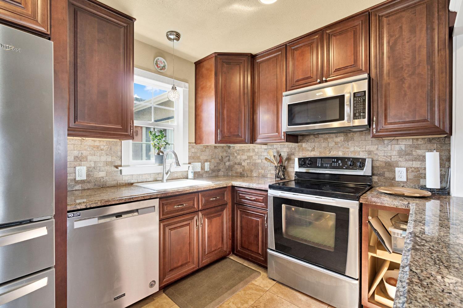 1218 E Garland Ave, Fresno, CA 93704